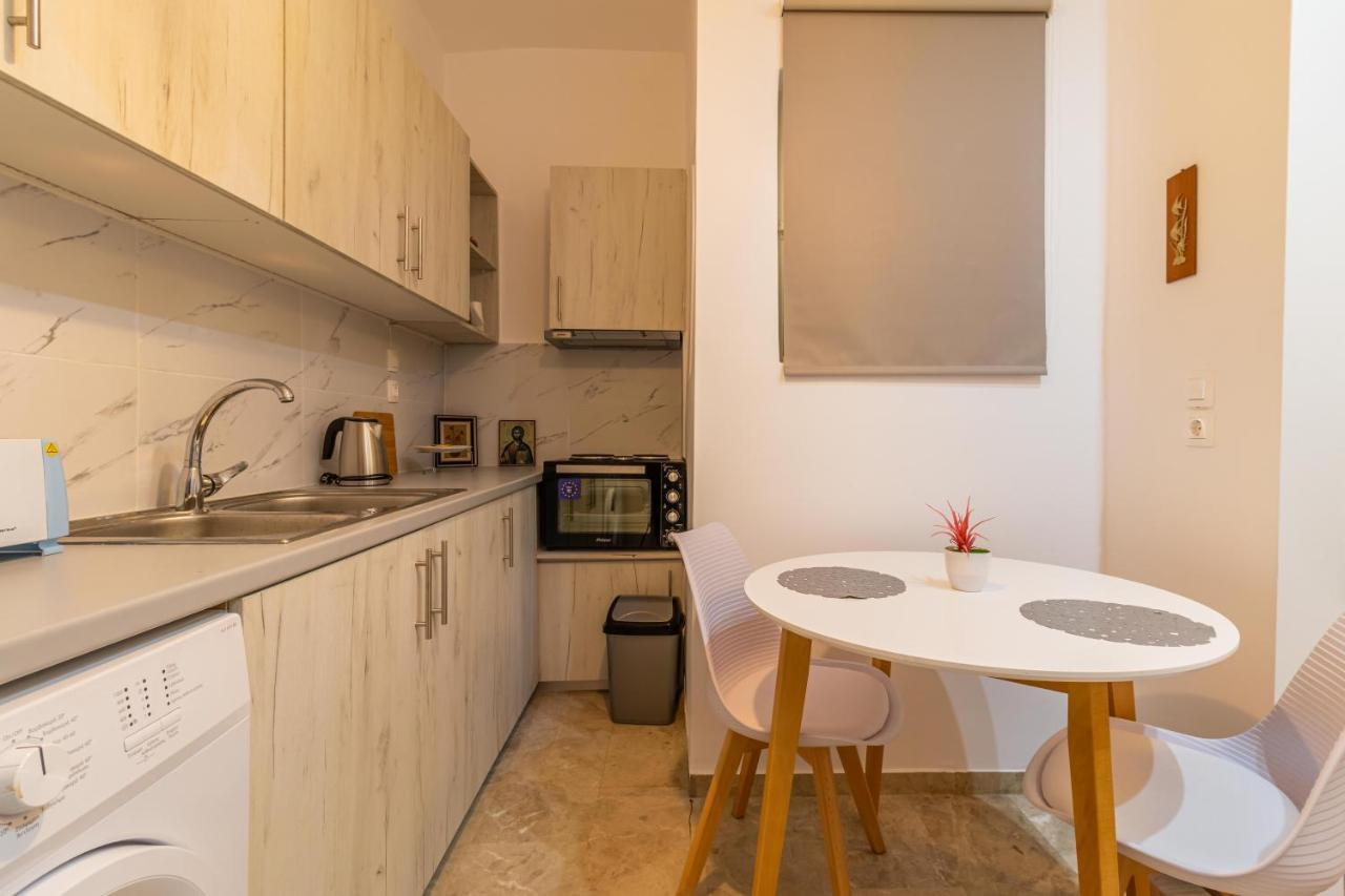 Korinthos Downtown Apartment Esterno foto